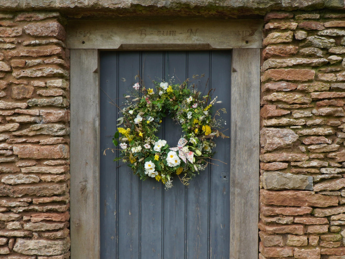 How To Make a Living Wreath this Spring - Coco & Wolf