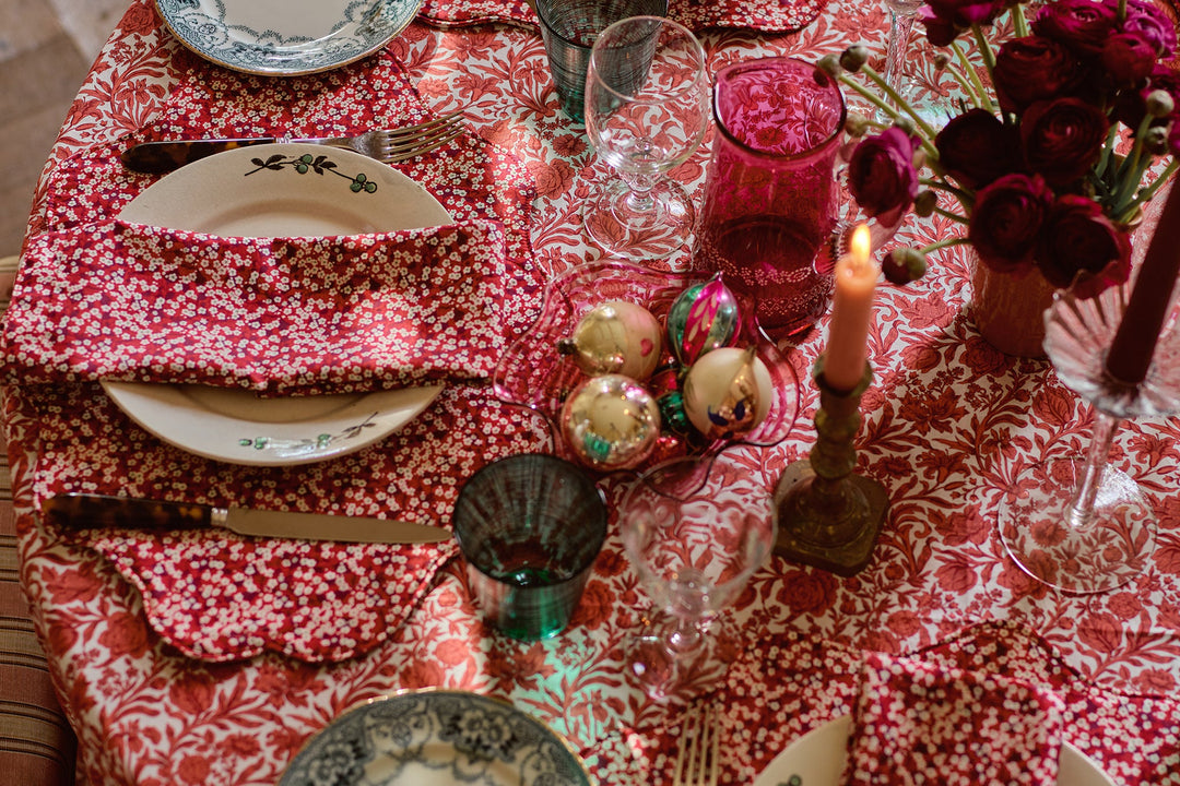 Christmas Tablecloths & Runners