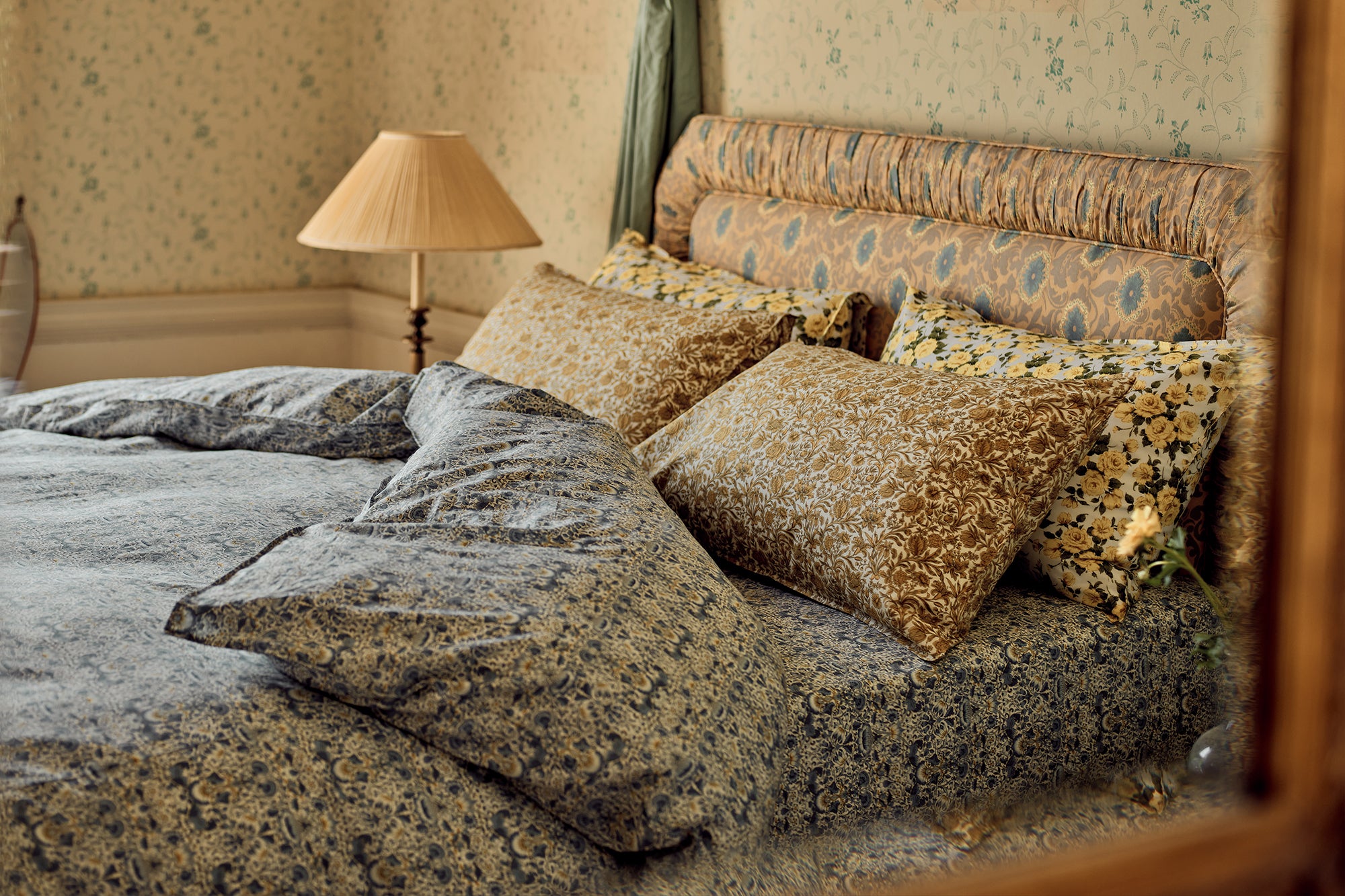 ハンドメイドリバティベッドカバー、タペストリー ハンドメイドリバティベッドカバー、タペストリー