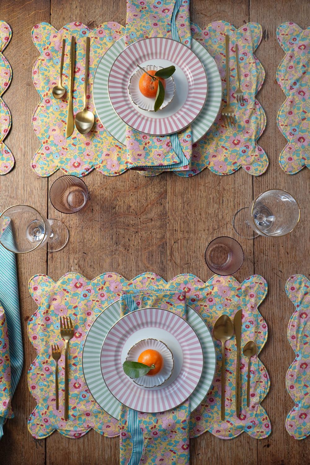 Reversible Wavy Napkin Set made with Liberty Fabric BETSY & ELEMENTS - Coco & Wolf