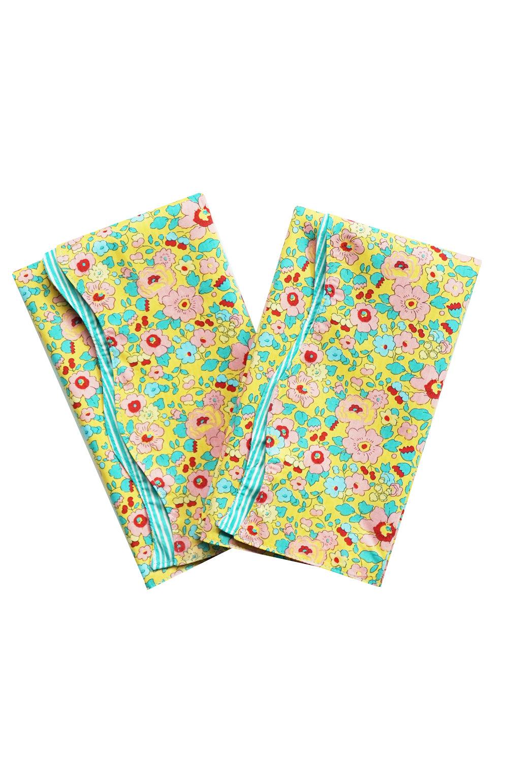 Reversible Wavy Napkin Set made with Liberty Fabric BETSY & ELEMENTS - Coco & Wolf