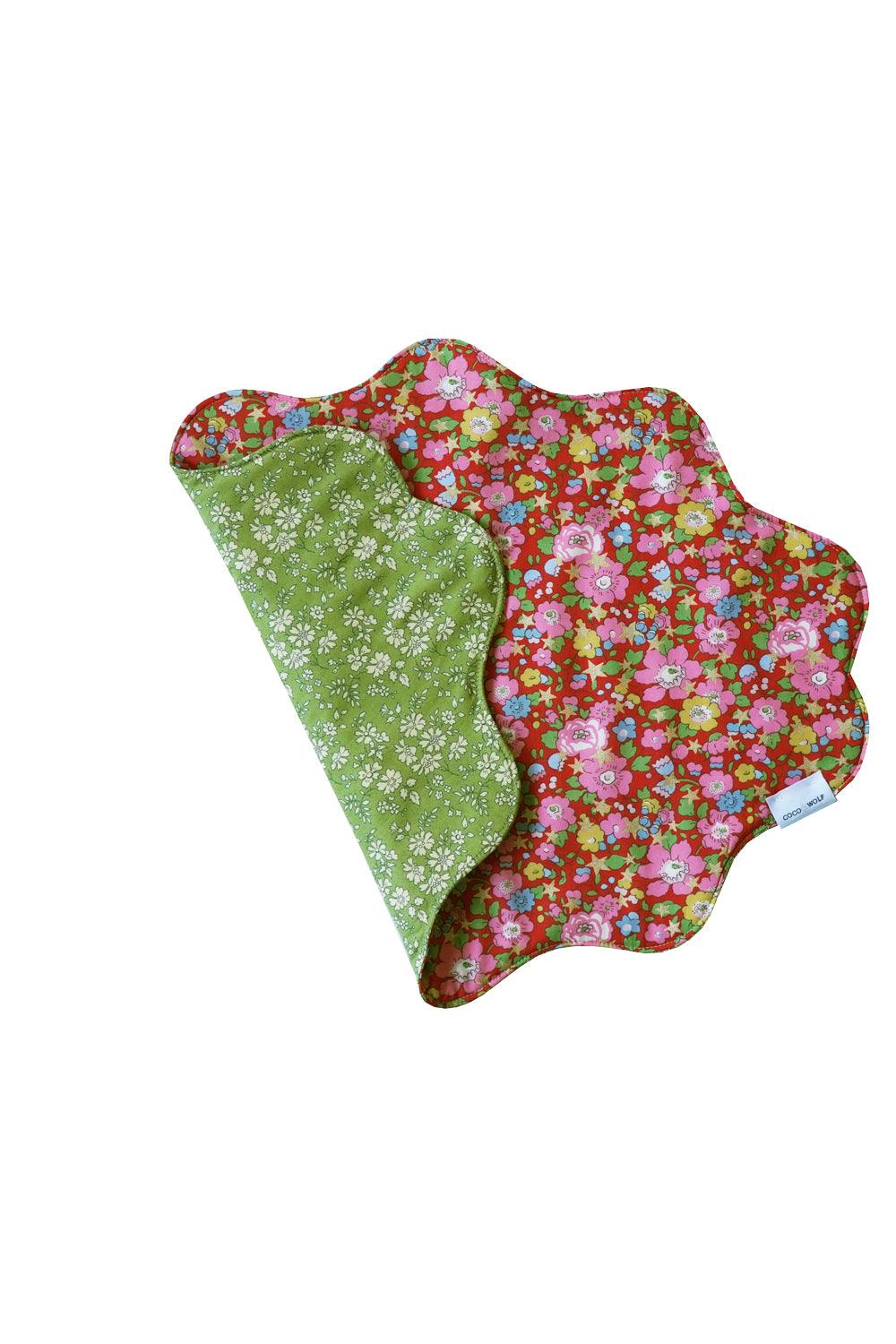 Reversible Wavy Placemat made with Liberty Fabric BETSY STAR & CAPEL PISTACHIO - Coco & Wolf