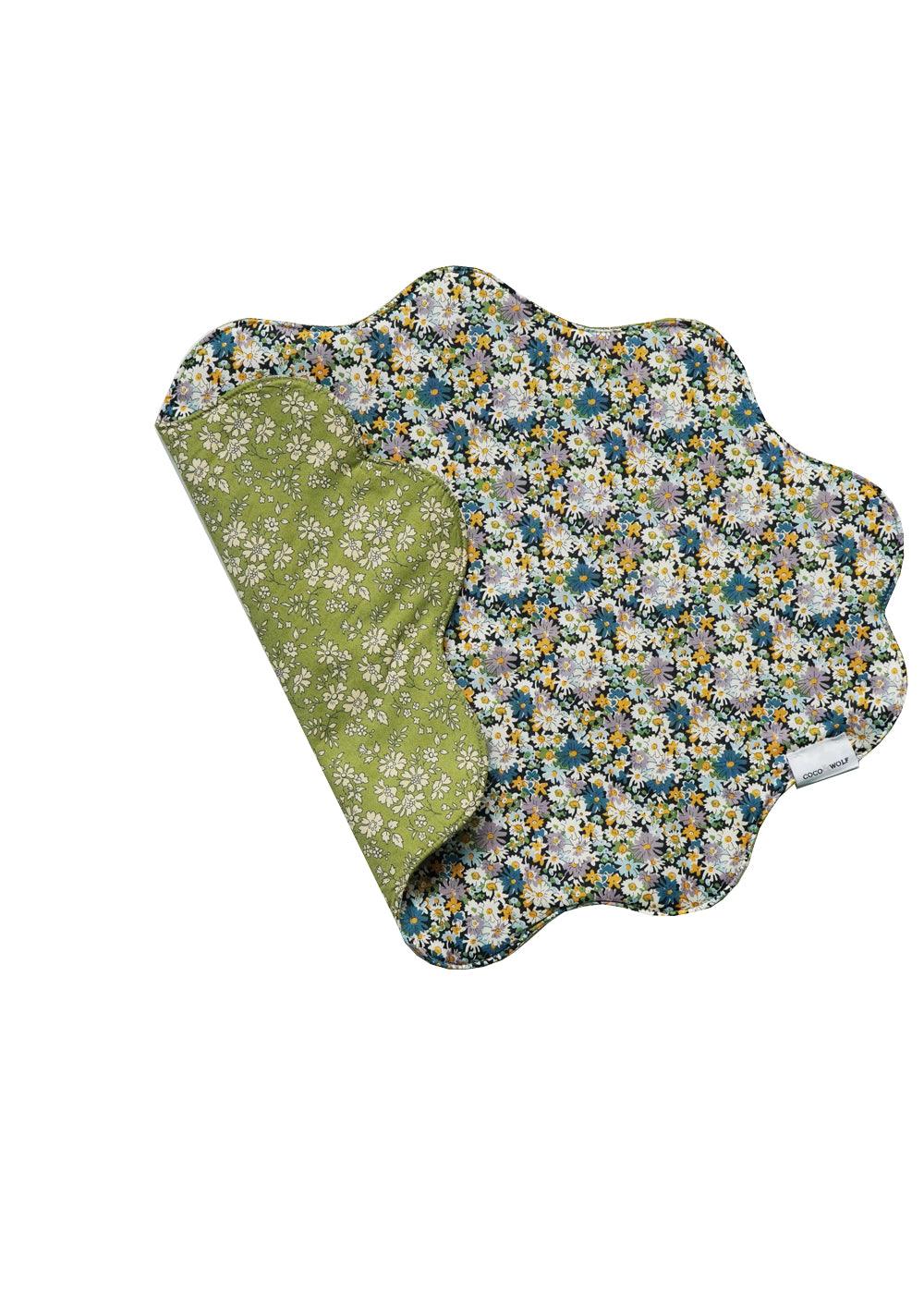 Reversible Wavy Placemat made with Liberty Fabric LIBBY & CAPEL PISTACHIO - Coco & Wolf