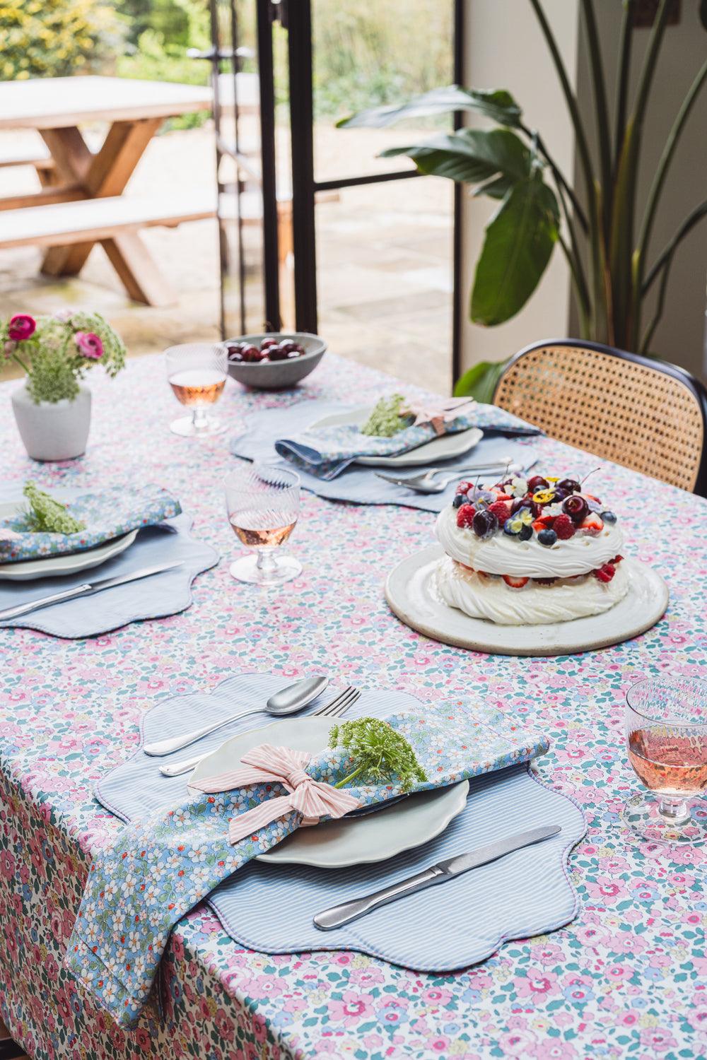 Reversible Wavy Placemat made with Liberty Fabric PAYSANNE BLOSSOM & ELEMENTS BLUE - Coco & Wolf