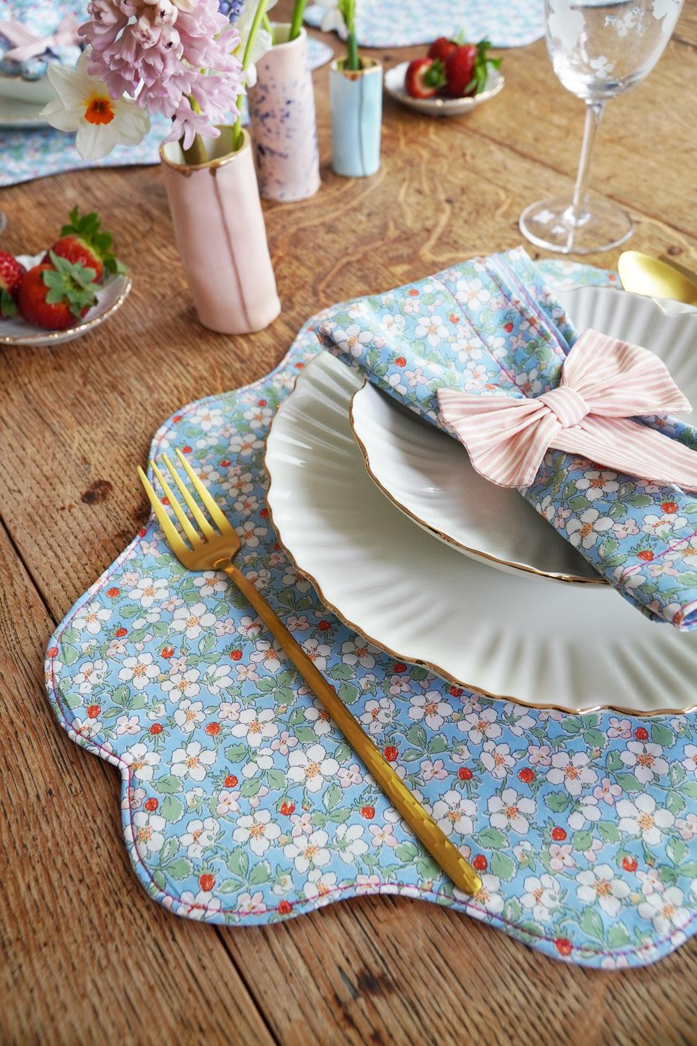 Reversible Wavy Placemat made with Liberty Fabric PAYSANNE BLOSSOM & ELEMENTS BLUE - Coco & Wolf